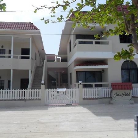 Jans Hotel Caye Caulker Exterior photo