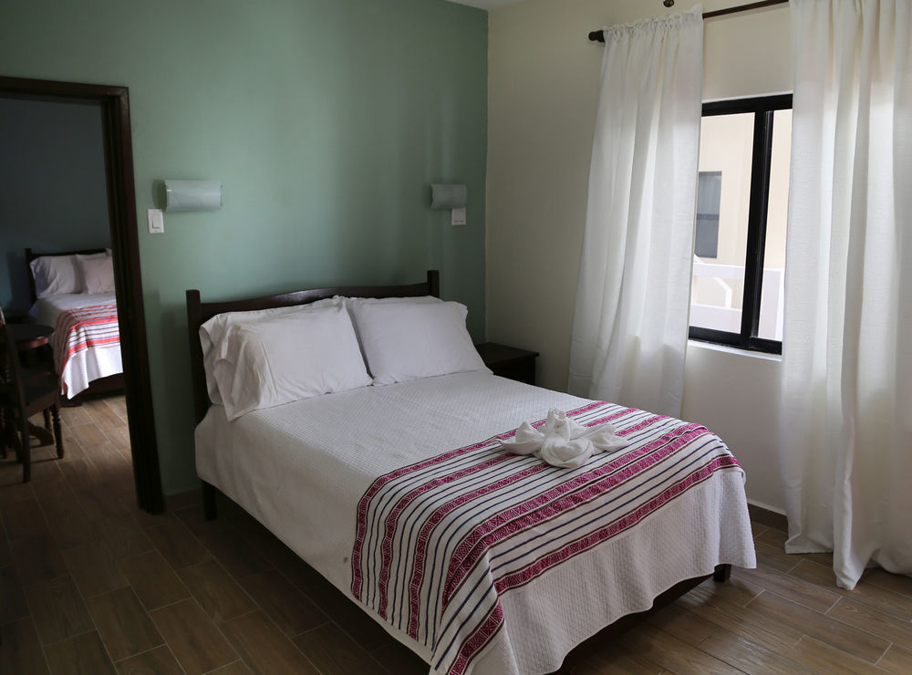 Jans Hotel Caye Caulker Exterior photo